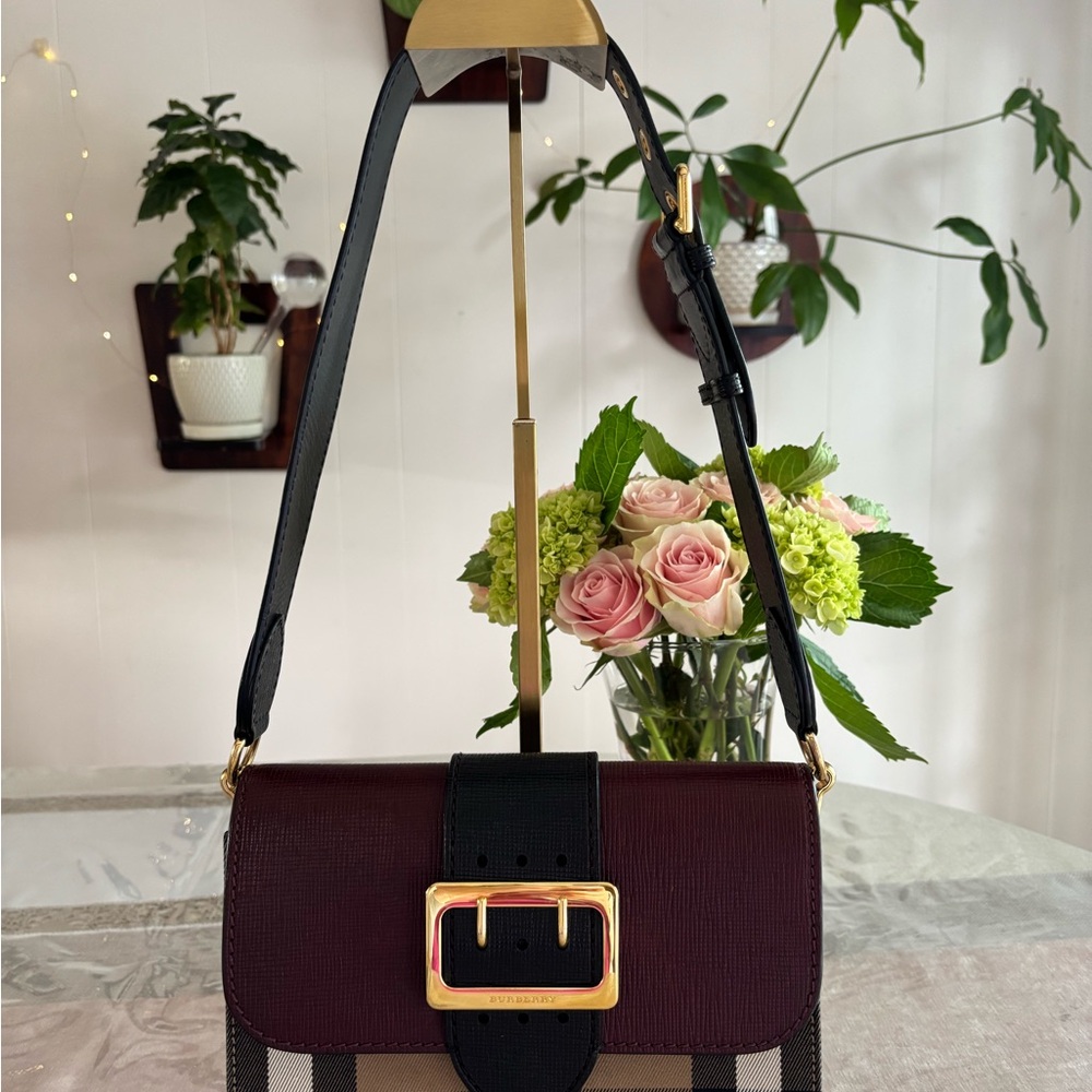 Classic Burberry, Black and Burgundy Checkered shoulder bag - Picture 5 of 16